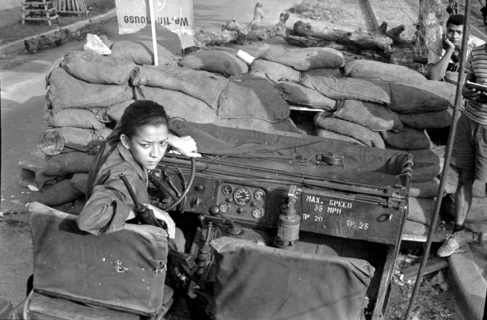 12- Mujeres en la Guerra de Abril - GUERRA DE ABRIL DE 1965 - El Rostro Joven de la Historia (7)