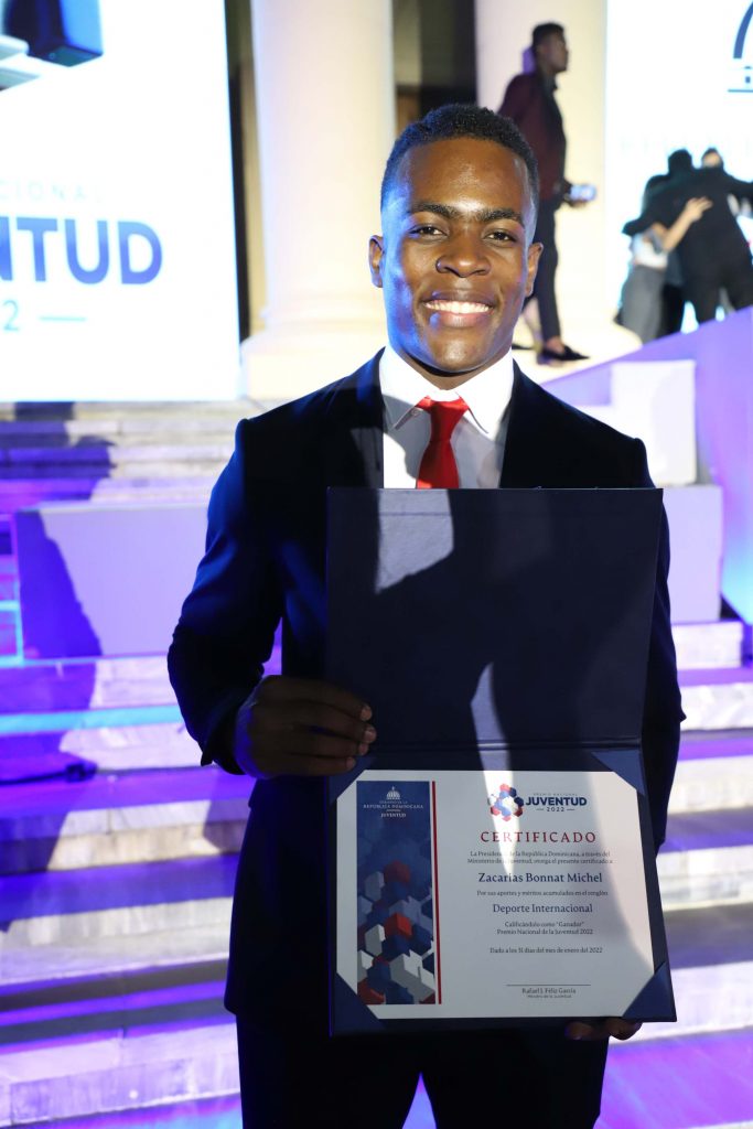 Ministerio_de_la_juventud-Rafael_feliz_garcia-ministro_de_la_juventud-Republica_dominicana-jovenes-Premio_Nacional_Juventud-72