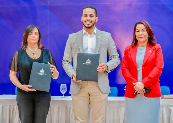 Gobierno dominicano reafirma su compromiso de apoyar jóvenes de la comunidad sorda del país