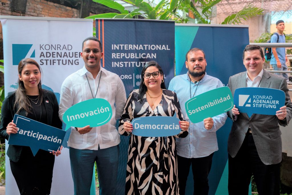 Ministro de la Juventud encabeza delegación RD en cumbre “Construyendo Democracia” en Costa Rica