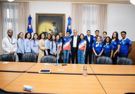 Presidente Luis Abinader articulado por el Ministerio de la Juventud otorga apoyo completo a equipos dominicanos que competirán en la NASA.