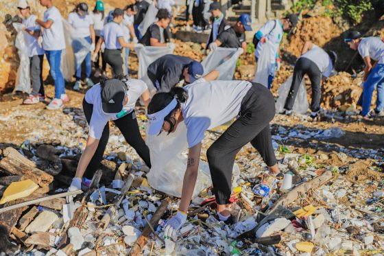 El Ministerio de la Juventud lidera jornada de recolección de desechos en playa San Gil.