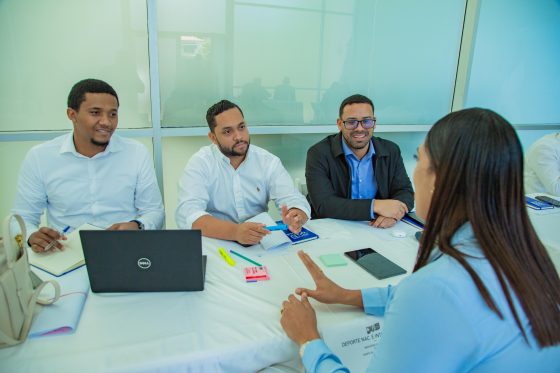 Comité Evaluador entrevista a los finalistas del Premio Nacional de la Juventud 2025.