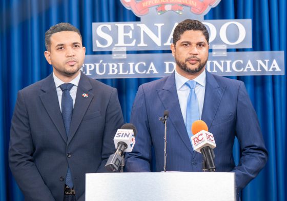 El Ministerio de la Juventud y el senador Gustavo Lara presentan proyecto de ley para el desarrollo laboral juvenil.