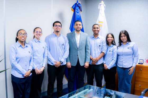 Ministerio de la Juventud celebra el histórico triunfo de Apolo 27 y AstroBosco en competencia internacional de la NASA. 