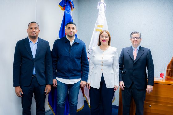 Ministerio de la Juventud recibe al rector de Spain Business School para impulsar programas académicos en áreas de innovación y tecnología.