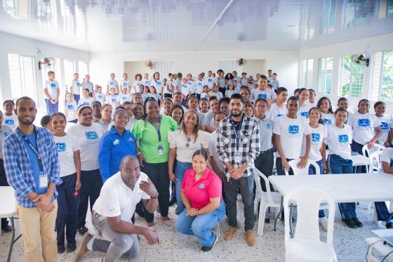 Ministerio de la Juventud lleva charla sobre salud mental a liceo de Monte Plata.