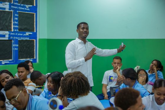 Ministerio de la Juventud imparte charla educativa sobre cambio climático y la importancia del cuidado del medio ambiente.
