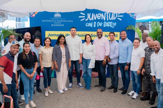 “Yo también vengo del barrio”: Ministro Carlos Valdez impulsa a la juventud desde el corazón de Los Alcarrizos
